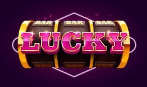 Pengguna sedang memainkan berbagai games slot dan live casino di demon138 platform